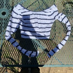 Off the shoulder long sleeve top 🤍 💙 super cute 😊